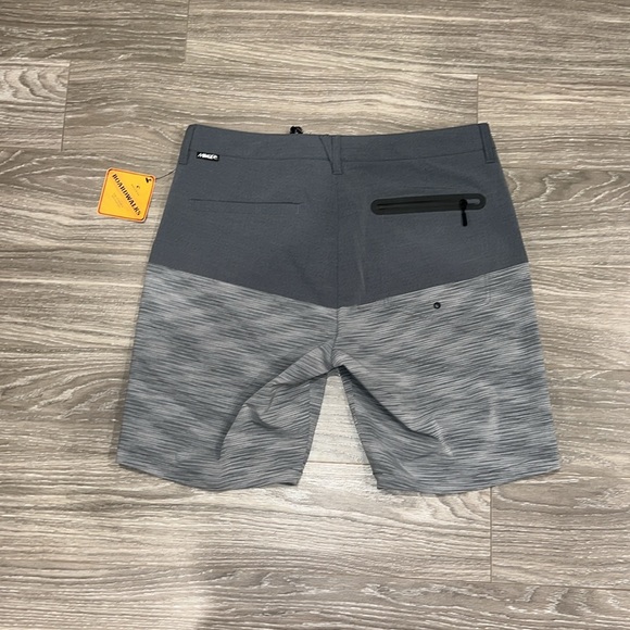 Rip curl mirage hybrid boardshorts. Size 34. NWT - Picture 5 of 6